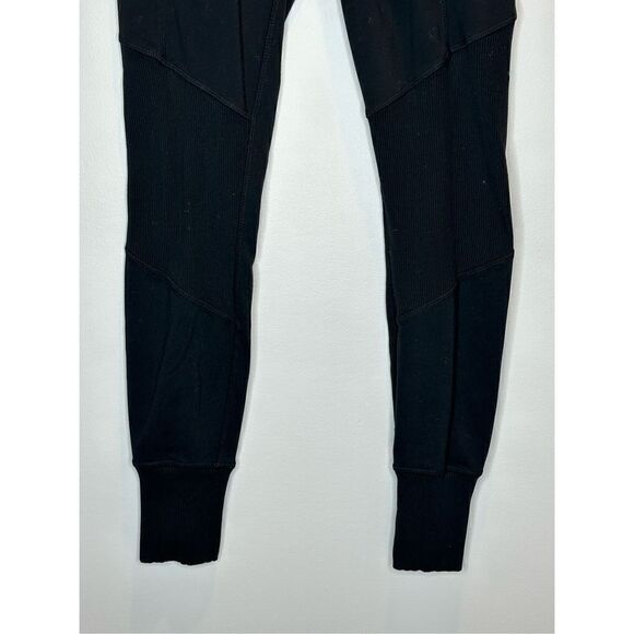 Athleta Excursion Hybrid Cuffed Leggings Black Size XS - Picture 4 of 10